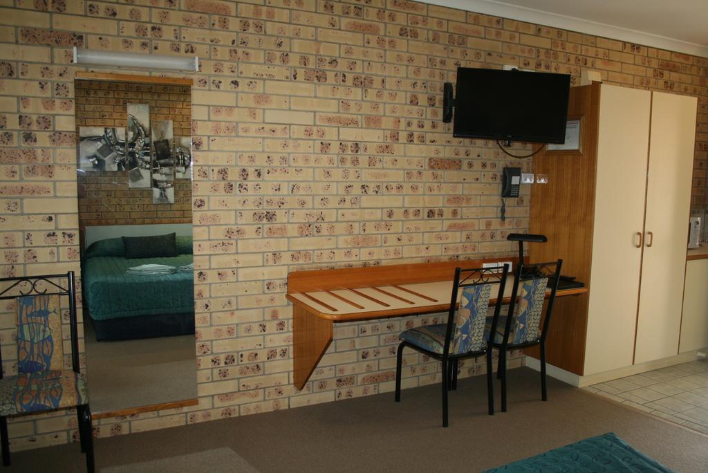 Mulga Country Motor Inn Charleville Exterior foto